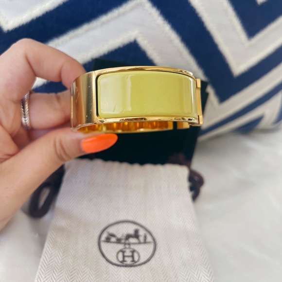 Hermes Yellow/Gold Clic Clac H Bracelet - Picture 2 of 5